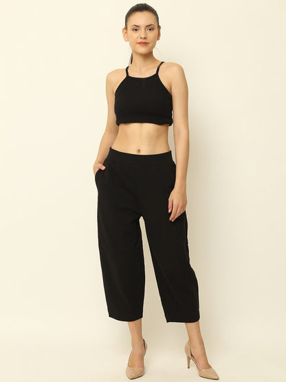 Regular Fit Ankle Length Solid Black Capri