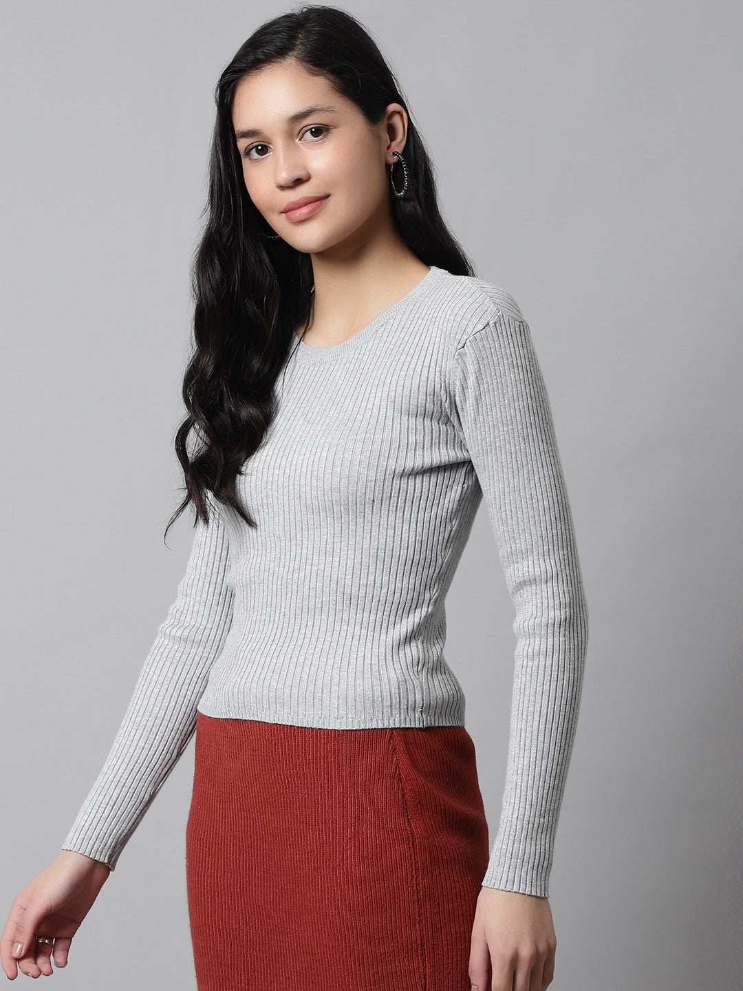 Round Neck Ribbed Full Sleeve Grey Sweater