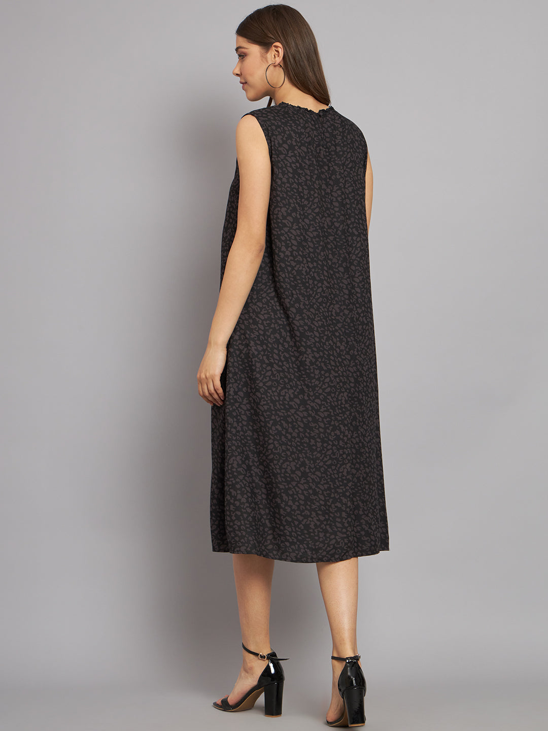 Shift Round Neck Printed Black Dress