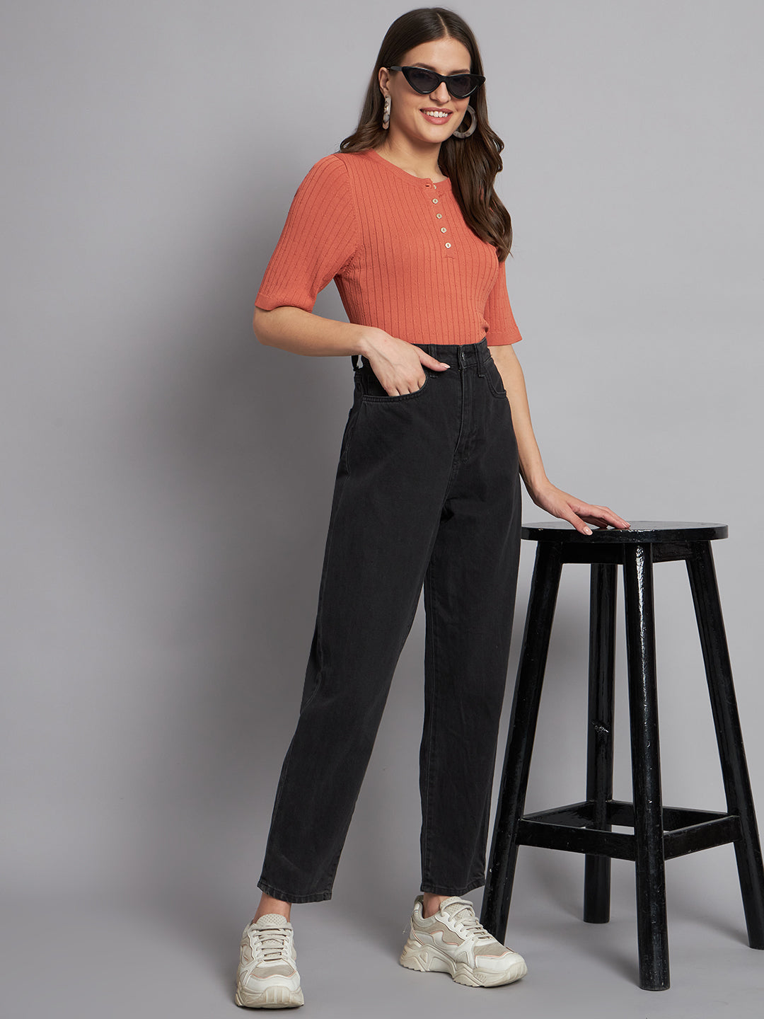 Ribbed Top with button closure Top