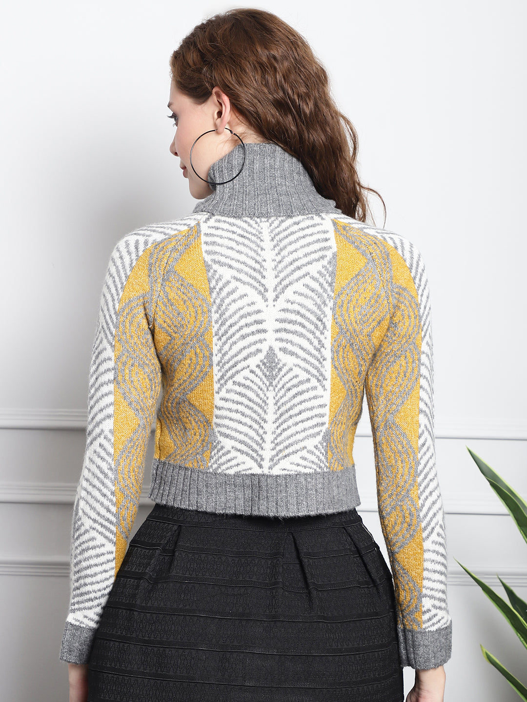 High-Neck printed yellow Sweater