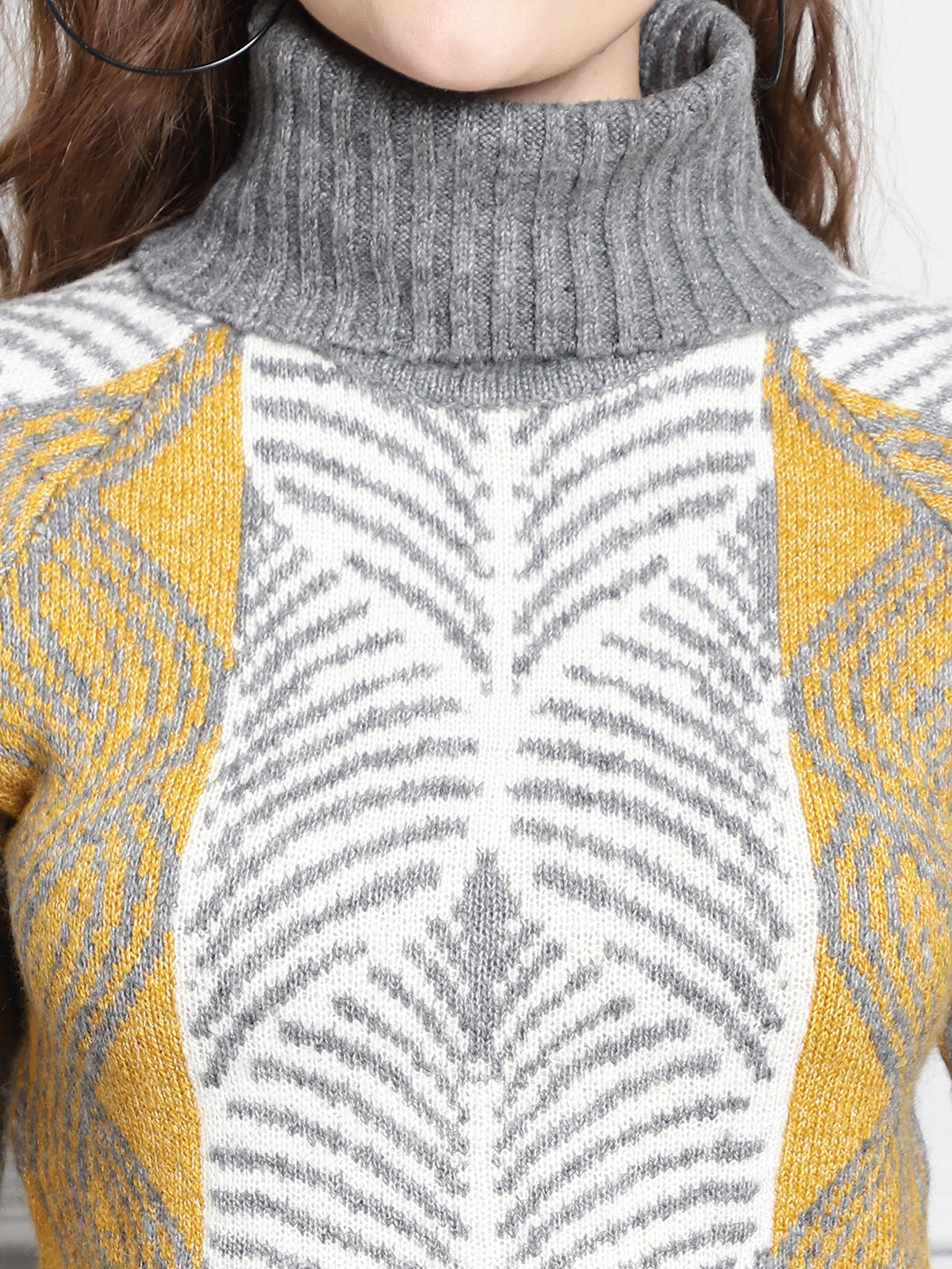 High-Neck printed yellow Sweater