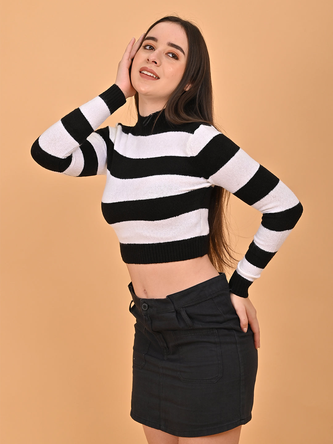 Acrylic Black and white Striped Cropped Black Sweater'Sweatshirt