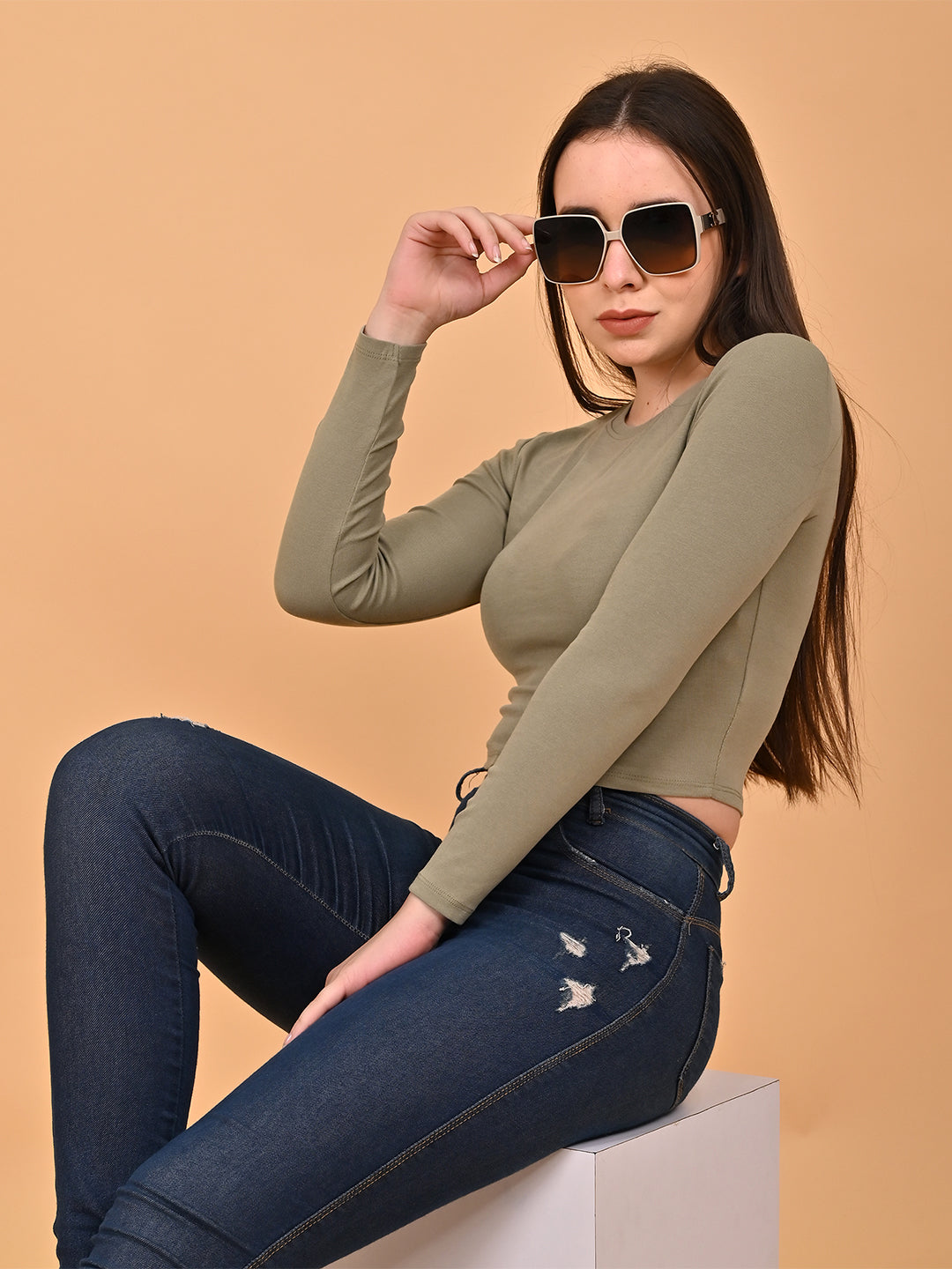 Polyester Olive Green Solid Fitted Crop Sweater