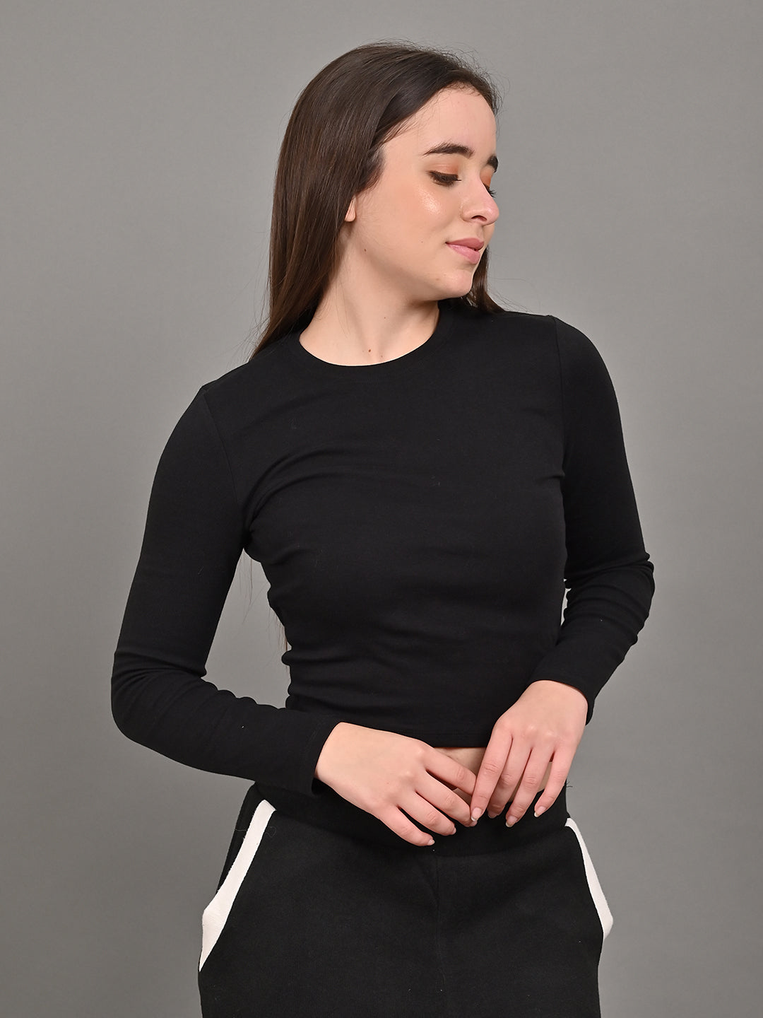 Polyester Black Full Sleeve Solid Fitted Crop Top