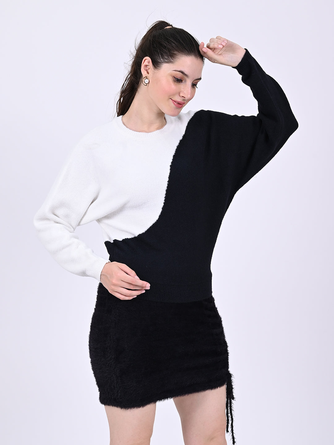 Acrylic Full Sleeve with Round Neck Colourblocked Sweater