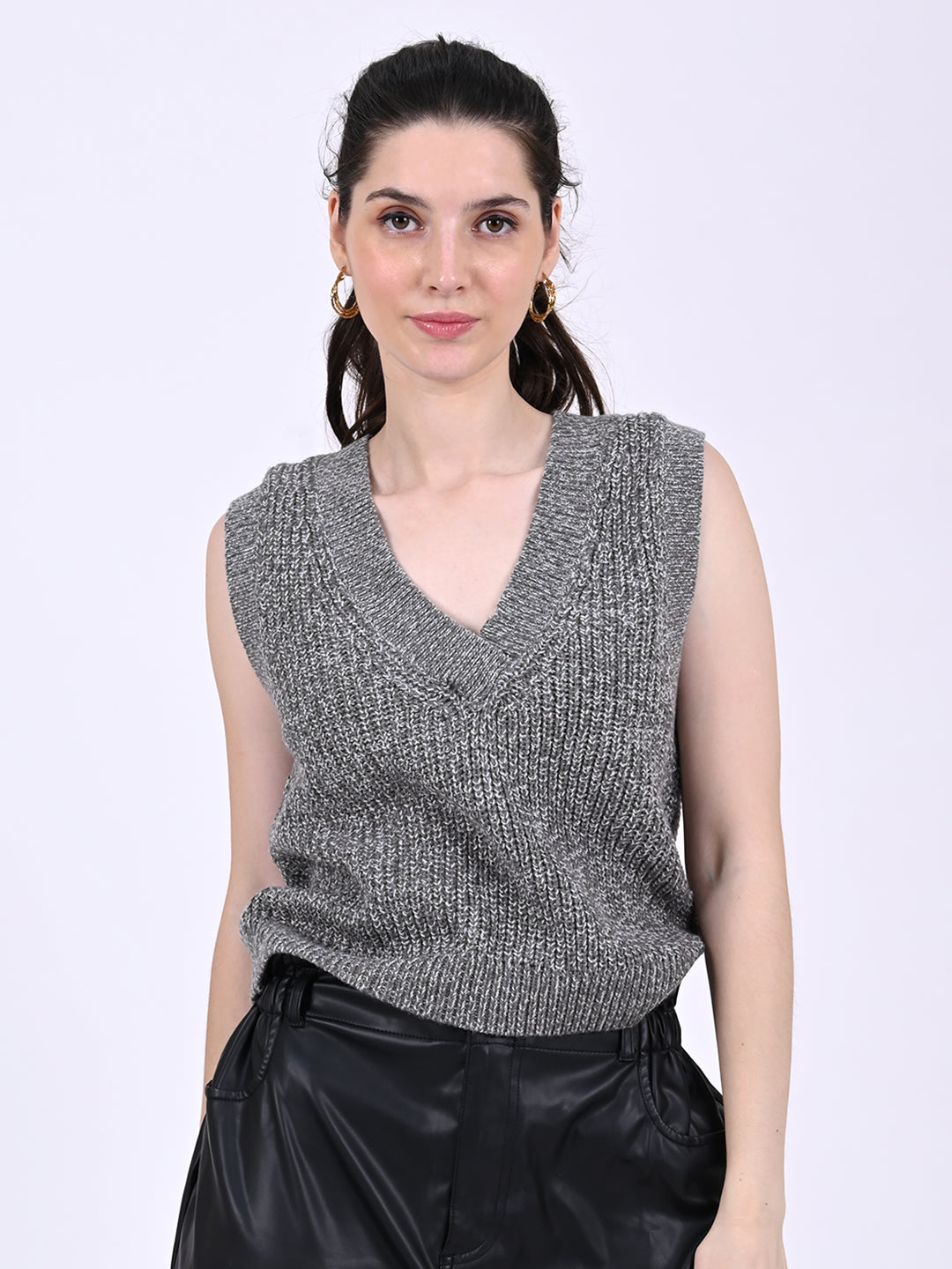 V-neck with sleeveless acrylic Grey Cable knit vest sweater