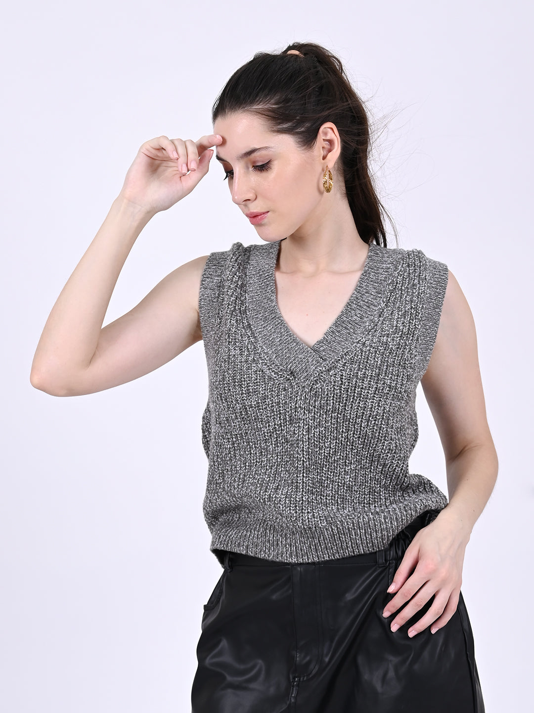 V-neck with sleeveless acrylic Grey Cable knit vest sweater