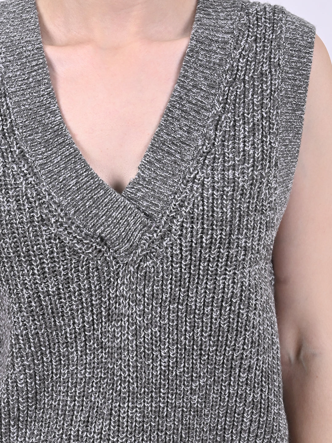 V-neck with sleeveless acrylic Grey Cable knit vest sweater